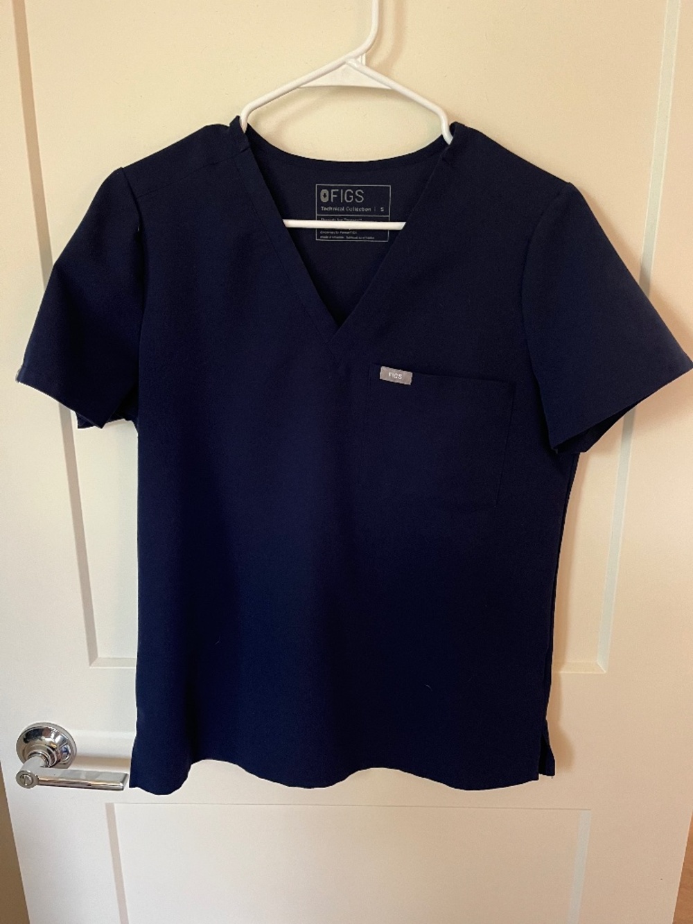 Figs Catarina scrub top navy small